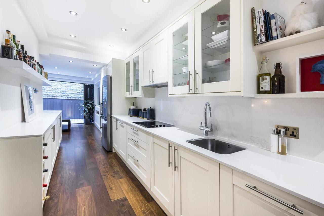 Kensington Luxurious Three Bedroom Appartamento Londra